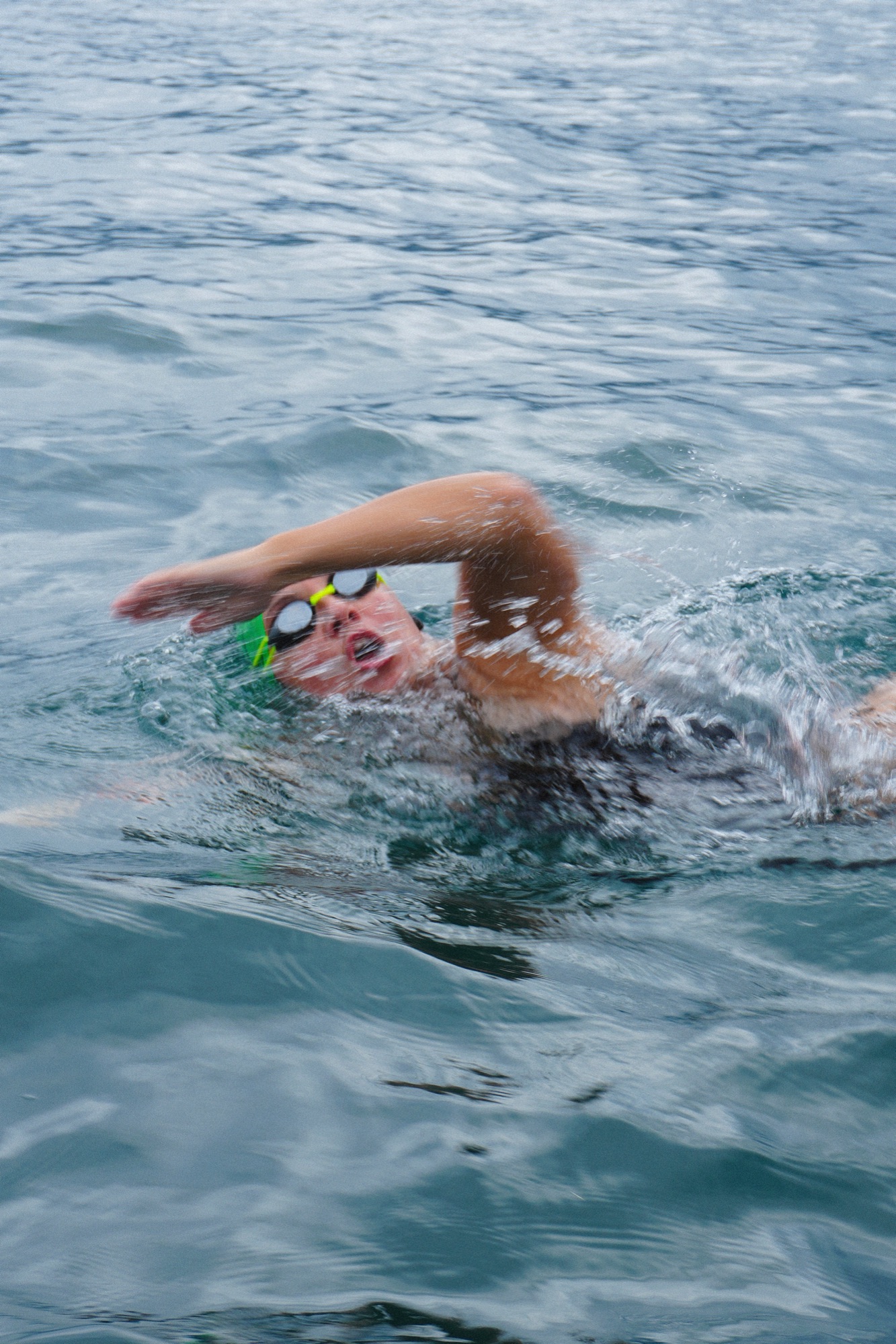 Saskia en entraînement de natation en eau libre